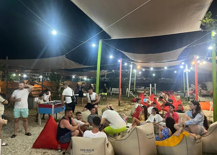 Kamp alanı Icampjal Camp And Bar Jal