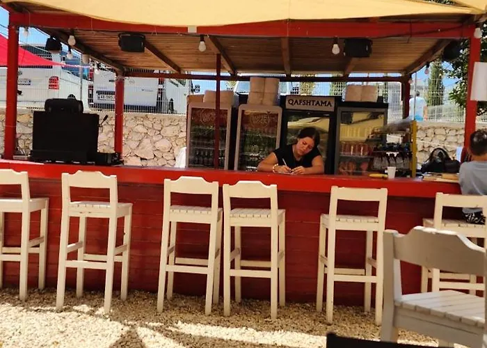 Kamp alanı Icampjal Camp And Bar *