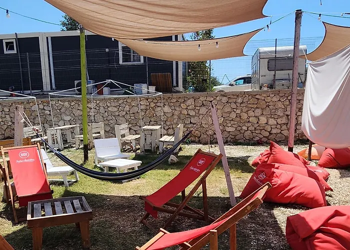 Icampjal Camp And Bar *