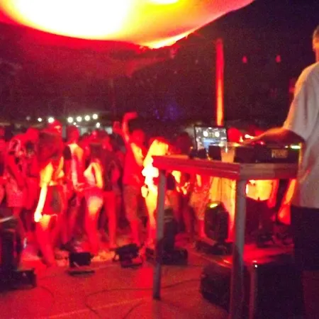 Icampjal Camp And Bar مكان تخييم