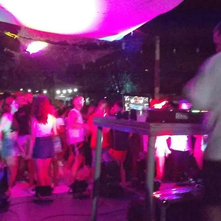 Icampjal Camp And Bar * جال