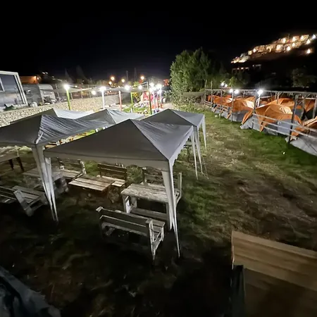 Icampjal Camp And Bar مكان تخييم *