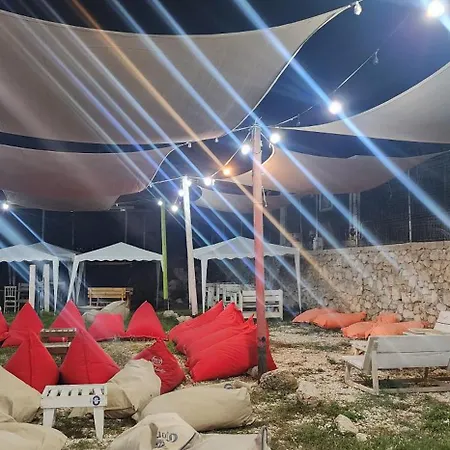 Icampjal Camp And Bar مكان تخييم